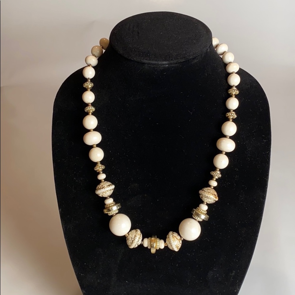 Beaded necklace